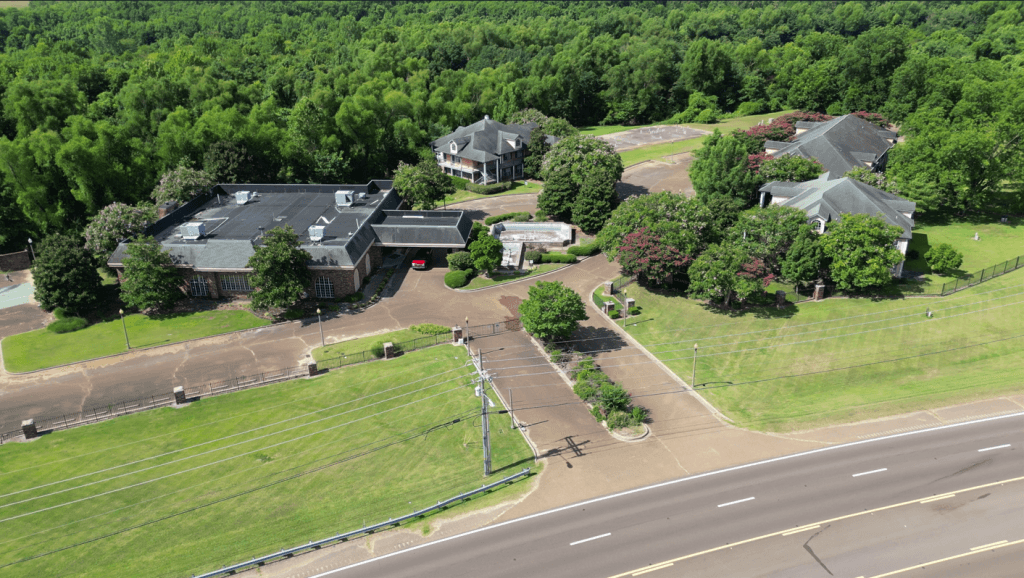 1724 Casino Center Dr., Tunica, MS – Former Hotel/Employee Housing near Casinos