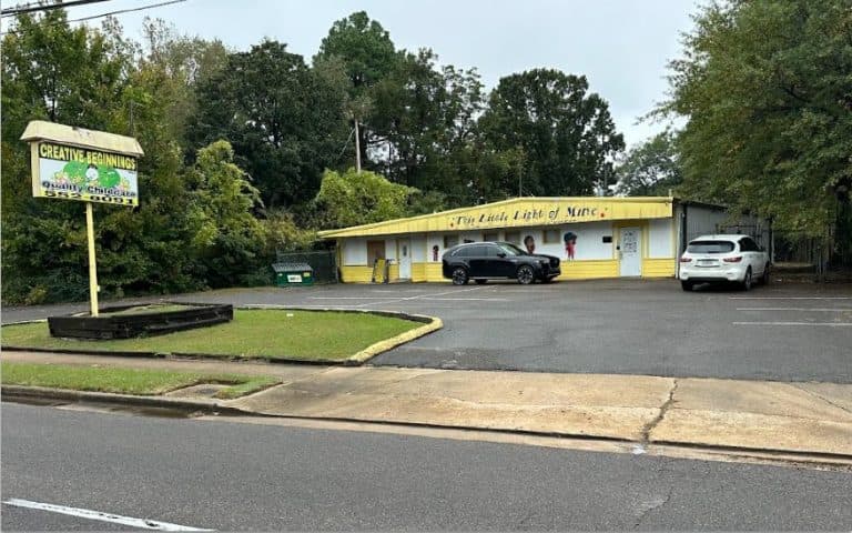 Mixed-Use Commercial Building Available | Approx. 3,385 SF on Knight Arnold