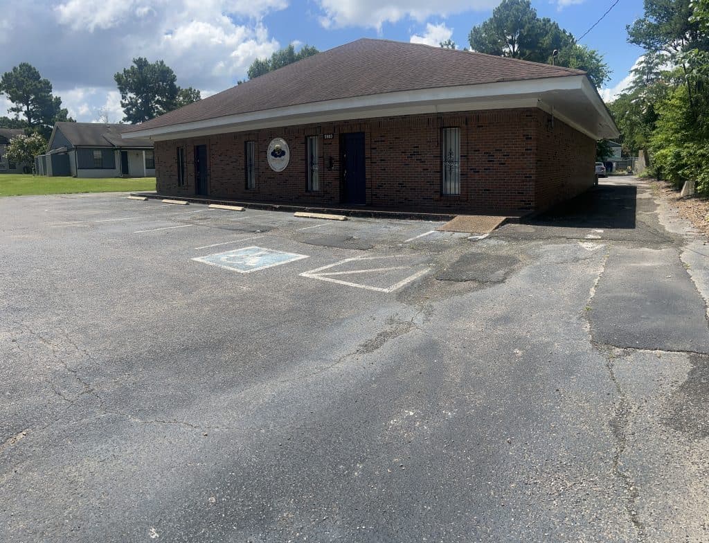 5983 Apple Tree Dr., Memphis, TN 38115  |  Great Visibility Free Standing Commercial Property
