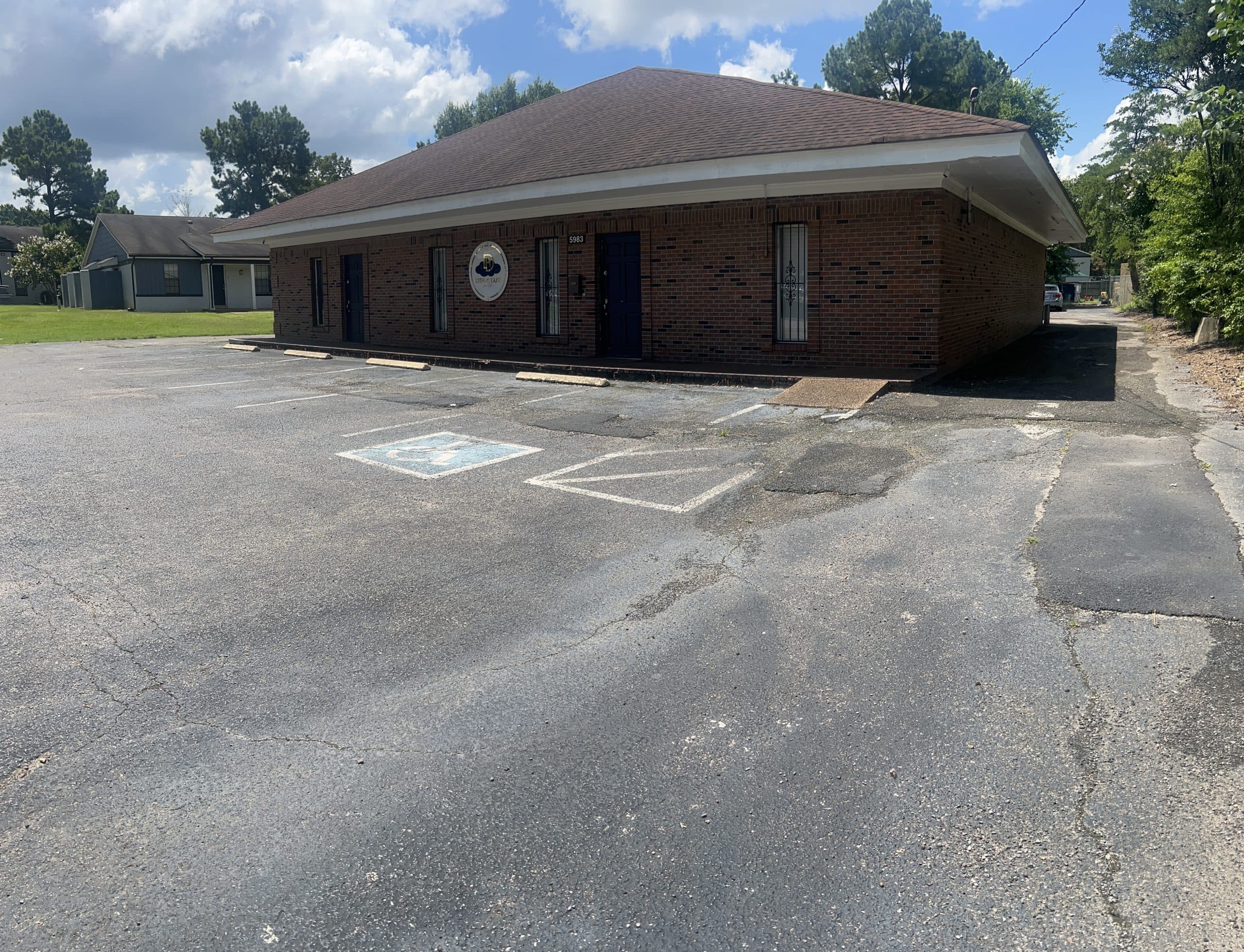 5983 Apple Tree Dr., Memphis, TN 38115  |  Great Visibility Free Standing Commercial Property