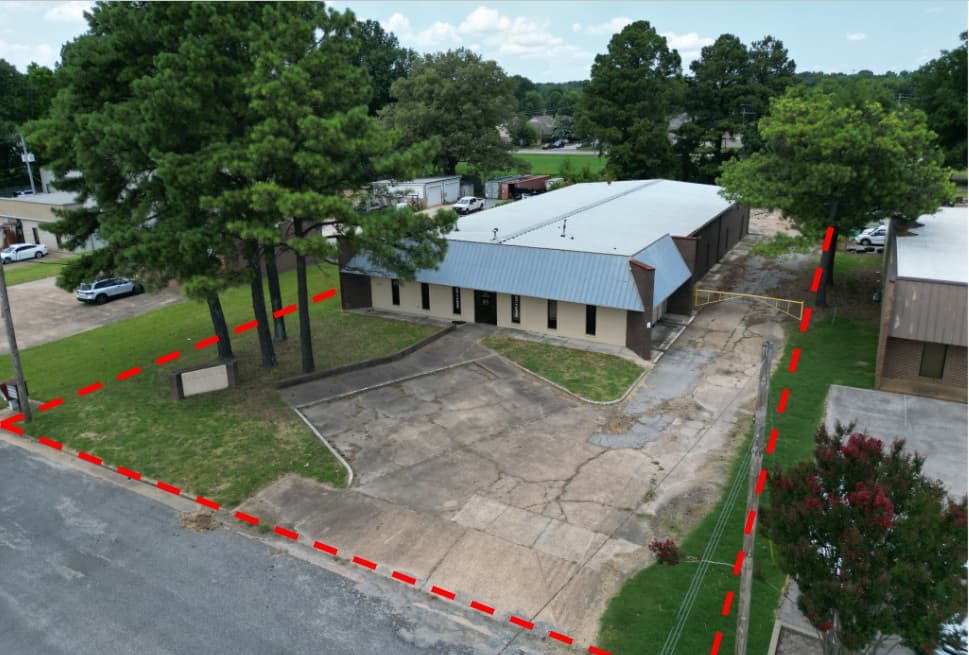 Industrial Building For Sale in NE Memphis  |  Move in ready! 6746 Whitten Pl. Memphis, TN