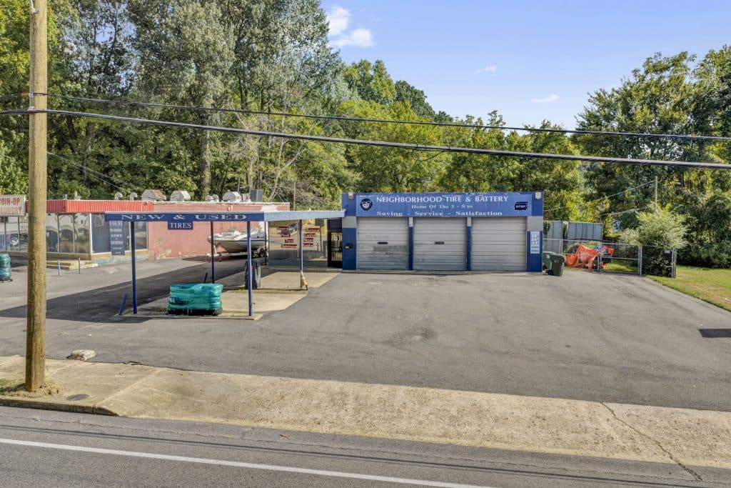 Tire & Auto Service Shop | 587 E Raines Rd, Memphis, TN